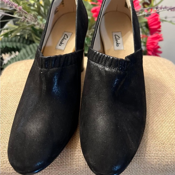 Clarks - Picture 2 of 4